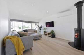 3 bedroom, pet friendly home CBD